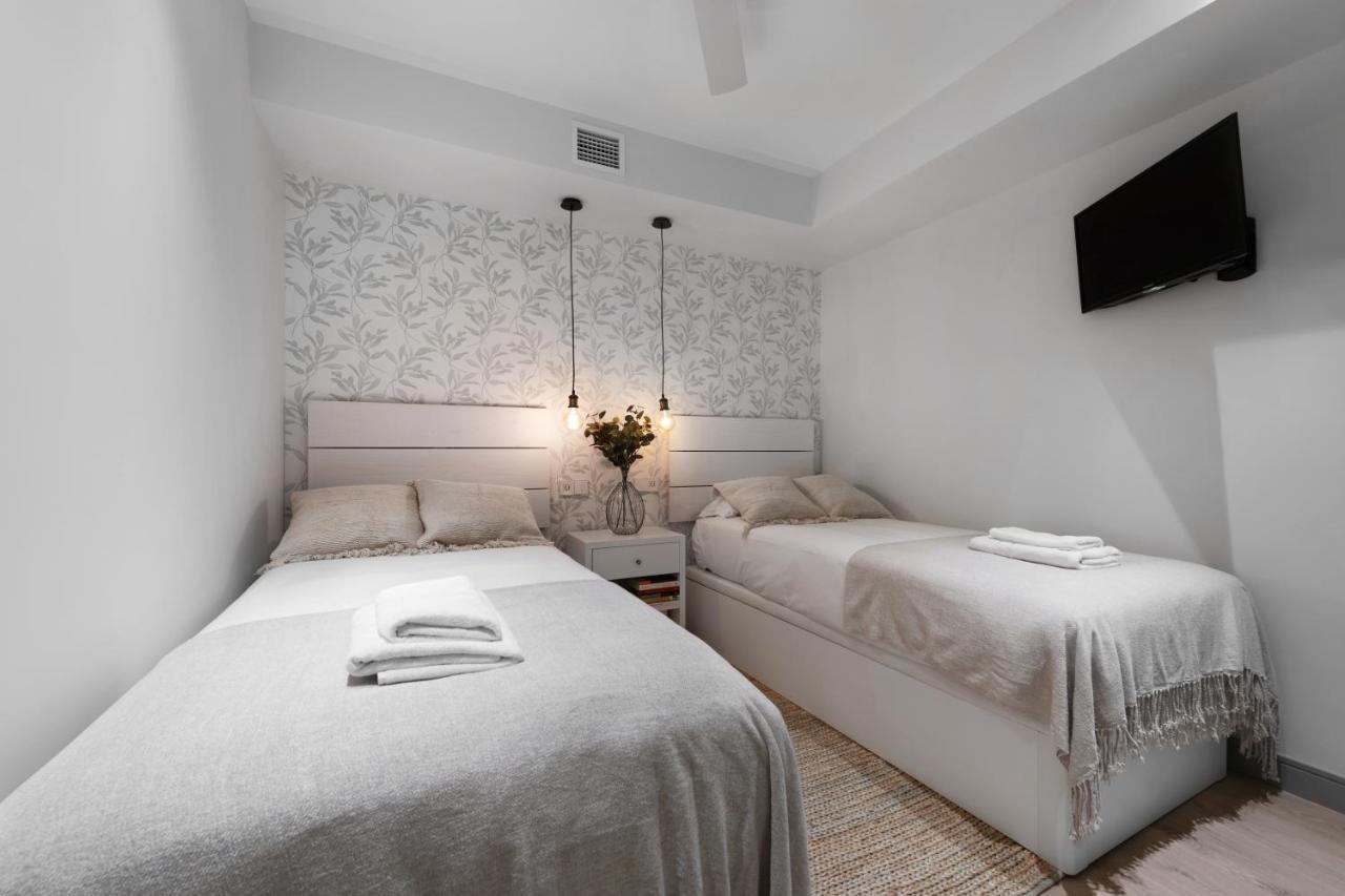2 Bedrooms 1 Bathroom Furnished - Justicia - Executive Style - Mintystay Мадрид Екстер'єр фото