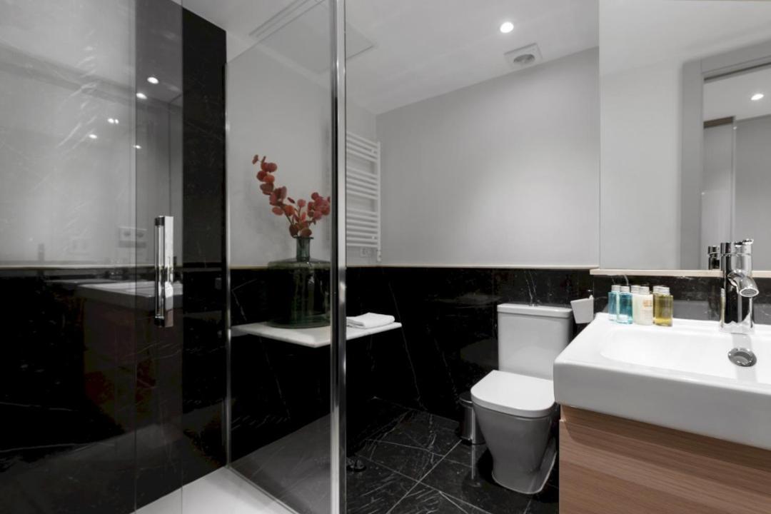 2 Bedrooms 1 Bathroom Furnished - Justicia - Executive Style - Mintystay Мадрид Екстер'єр фото